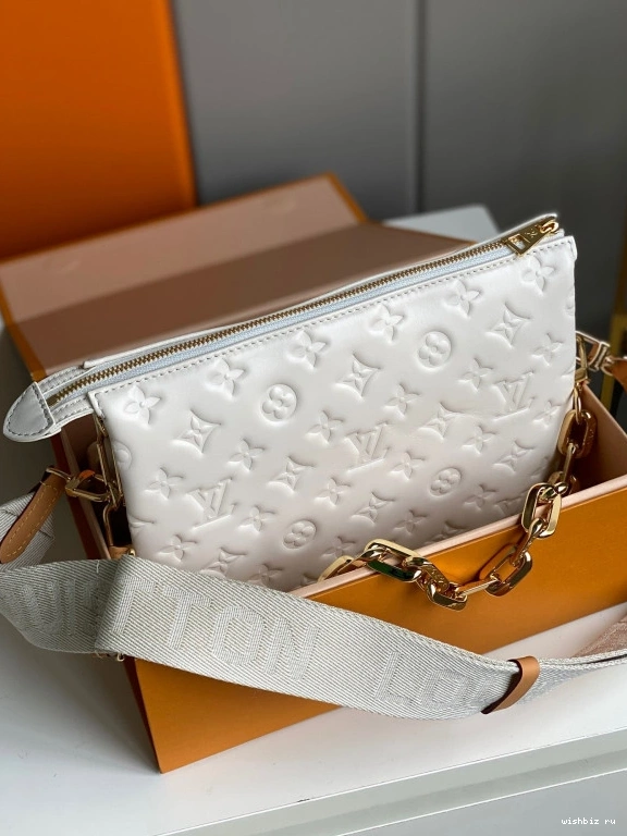 WIS PM COUSSIN LOUIS VUITTON 1017